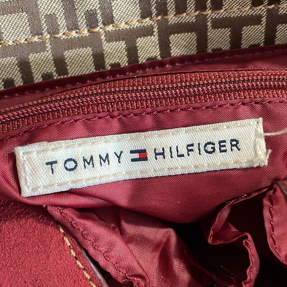 Tommy Hilfiger Red Leather Trimmed Multi Pocket Shoulder Bag/Purse - Picture 10 of 16